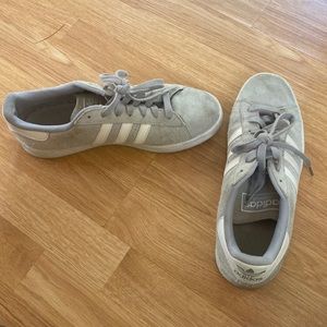 Grey adidas campus!